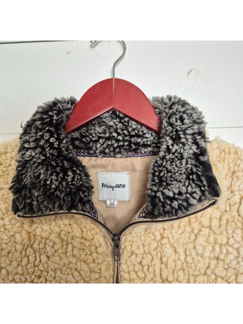 Prissy Jane Womens Sherpa Fleece Vest Beige & Gray M - Picture 3 of 7
